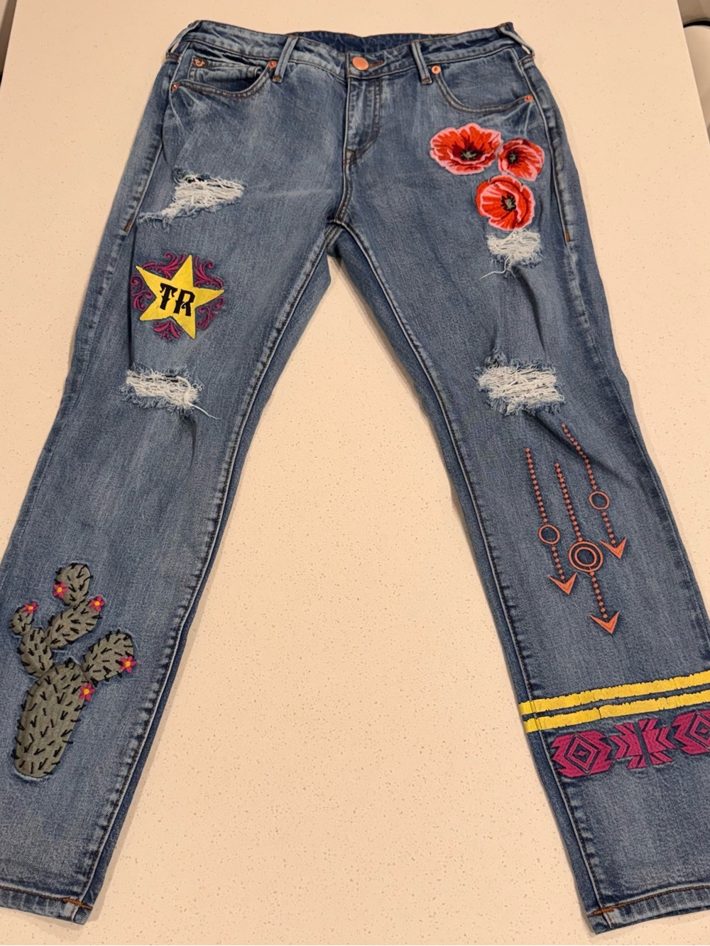 True Religion Cameron Slim Boyfriend Embroidered Distressed Jeans Size 28